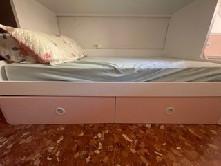 Litera con escaleras de madera y 2colchones