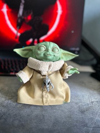 Figura Yoda Grogu Animatrónica