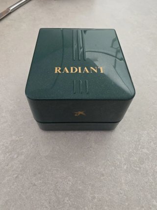 Reloj Radiant La Caixa Dorado