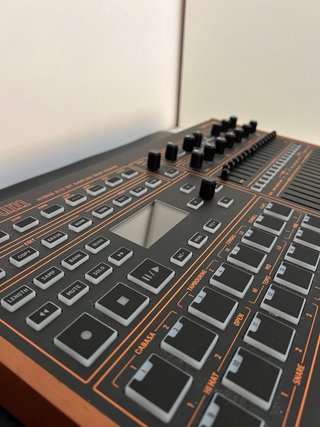 Behringer LM Drum - Caja de Ritmos