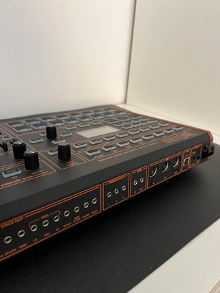 Behringer LM Drum - Caja de Ritmos