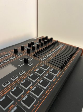 Behringer LM Drum - Caja de Ritmos