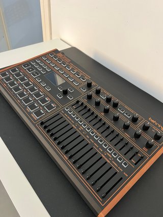 Behringer LM Drum - Caja de Ritmos