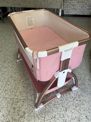 Cuna de bebé Chipolino rosa