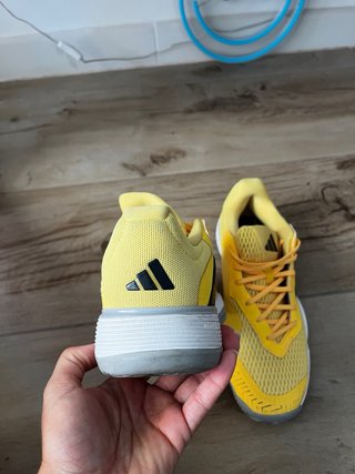 Zapatillas Adidas Amarillas y Negras