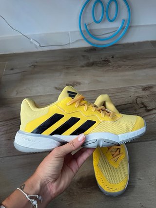 Zapatillas Adidas Amarillas y Negras