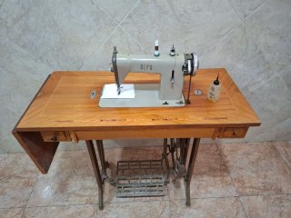Máquina de coser Alfa vintage