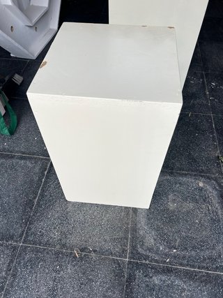 Cajones de madera blancos