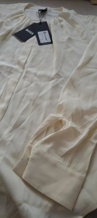 Blusa BOSS Seda Elegante Talla L Nueva