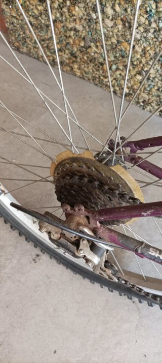 Bicicleta Morada CONOR 18 Velocidades