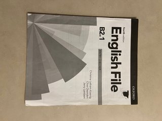 English File With Online Practice for Speakerts...