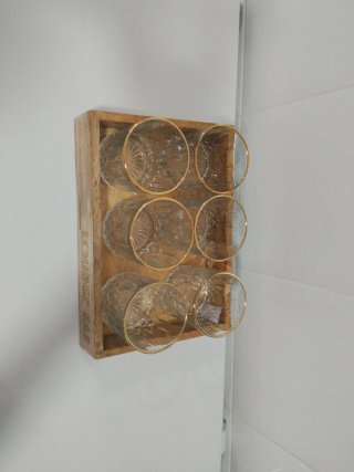 Juego de 6 vasos dorados y transparentes