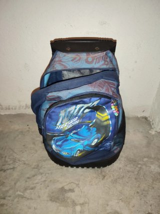 Mochila con ruedas y estampado