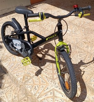 Bicicleta infantil B'TWIN negra y verde