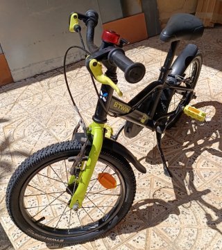 Bicicleta infantil B'TWIN negra y verde