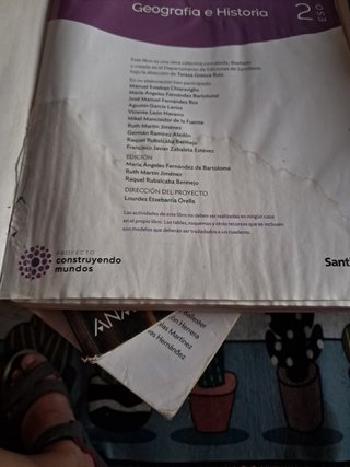 Libro geografía e historia 2eso santillana. Usado