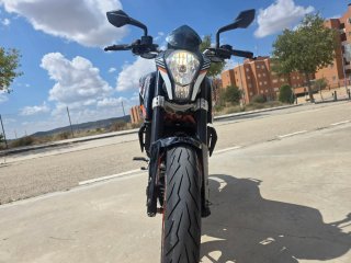 KTM Duke 390 Negra y Naranja