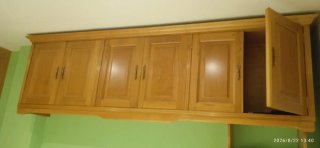 Mueble de castaño hecho en una  ebanisteria urge v