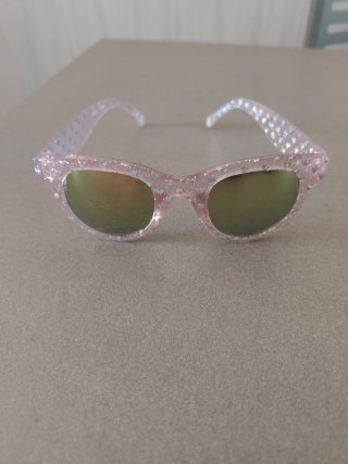 Gafas de sol de niña con corazones