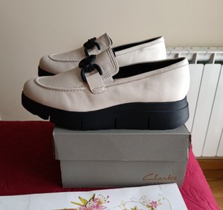 Mocasines Clarks Lorini Izzy Piel Plataf 42 de 120