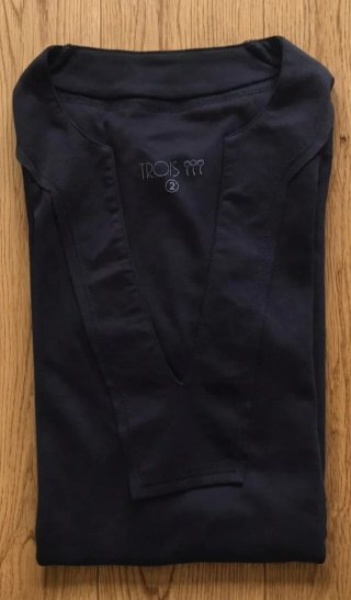 Camiseta negra Trois the Label manga larga T/M(2)