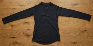 Camiseta negra Trois the Label manga larga T/M(2)