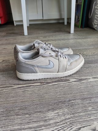 Air Jordan 1 Low OG Metallic Silver Taglia 44