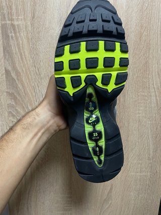 Nike Air Max 95 Neón Gris/Verde 2025