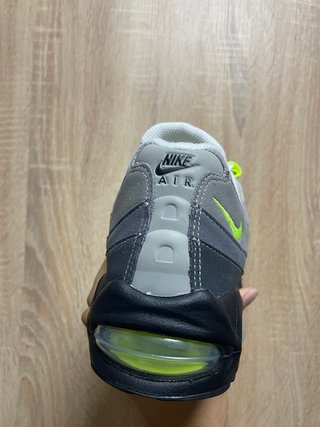 Nike Air Max 95 Neón Gris/Verde 2025