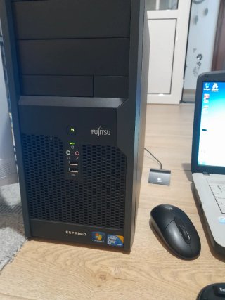 Computador Torre Fujitsu + Portátil Acer