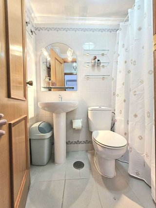 Piso en venta en La Carihuela en Torremolinos
