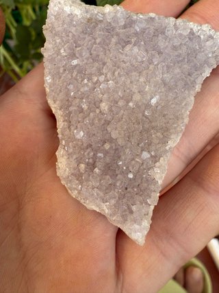 Fragmento de mineral amatista
