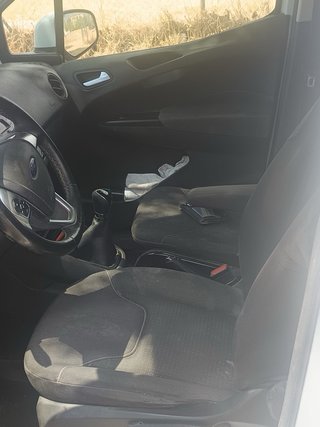Ford Transit Courier 2017
