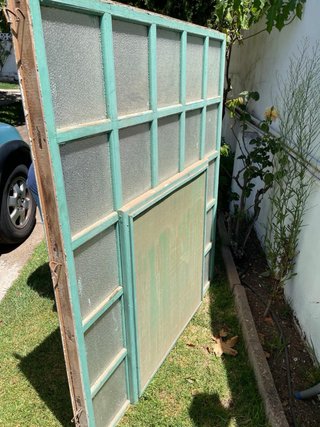 Ventanal antiguo madera cristales