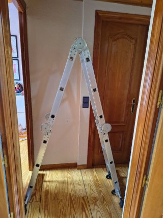Escalera multiusos plegable aluminio