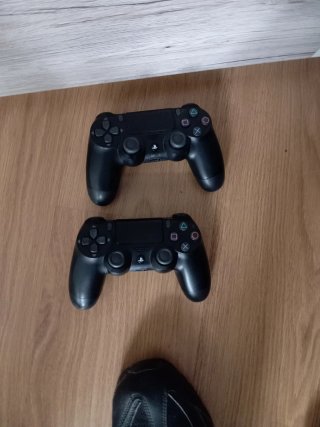 PS4 Slim 500Gb + 2 Mandos+2TB disco duro+caja