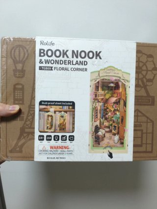 Rolife Book Nook TGB09 Floral Corner