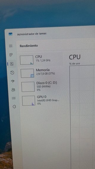 PC Sobremesa Lenovo i3 10ª Gen 8GB 512GB SSD