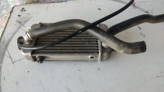 Radiador moto con manguitos