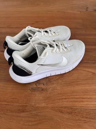 Zapatillas Nike Blancas talla 9,5 (41EUR)