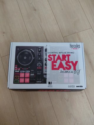 Controladora DJ Hercules DJControl Inpulse 200 MK2