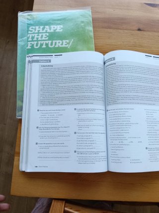 Libro Shape the Future - Student's Book 01