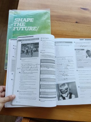 Libro Shape the Future - Student's Book 01