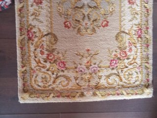 Alfombra antigua de lana beige y rosa1,30x 70 ctmo