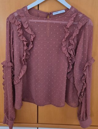 Blusa Pull&Bear volantes rosa empolvado talla M