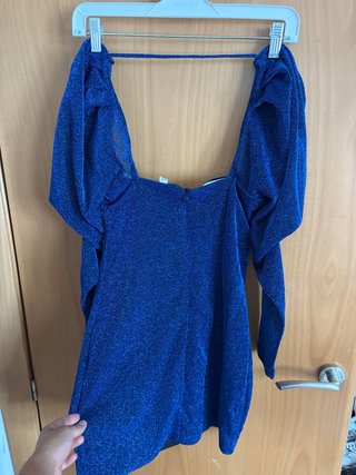 Vestido azul brillante manga larga