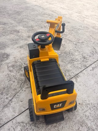 Excavadora de juguete CAT móvil