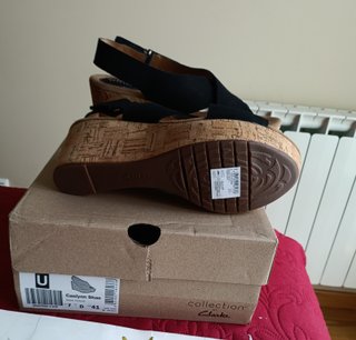Sandalias cuña Clarks Piel negras talla 41 de 100€