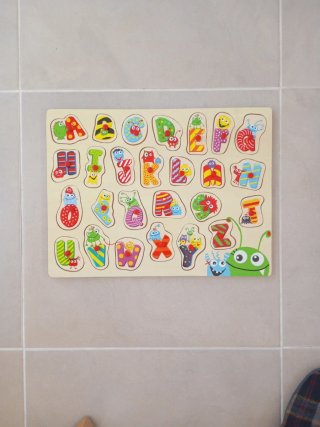 Abecedario de madera con figuras
