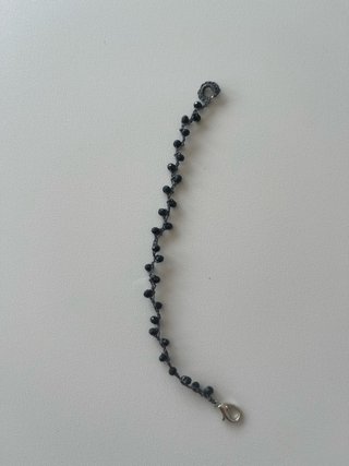 Bracciale fatto a mano con perline nere